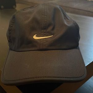 Black Nike  dri fit hat